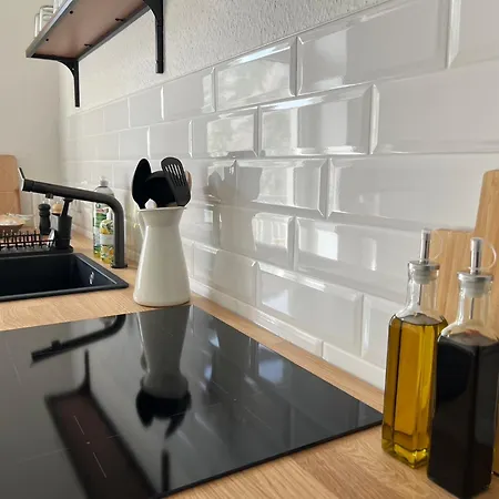 Апартаменты Atelier Noe Rose- Kunstvoll Wohnen - Wunderbares Fruehstueck Moeglich - Ruhig Und Nah Am Zentrum - Хемниц