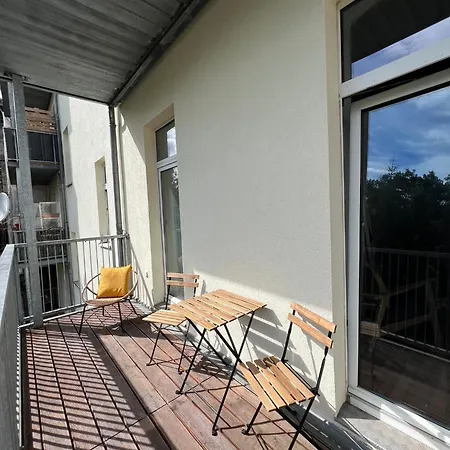 Atelier Noé Rosé- Kunstvoll Wohnen - Wunderbares Frühstück Möglich - Ruhig Und Nah Am Zentrum - Apartment